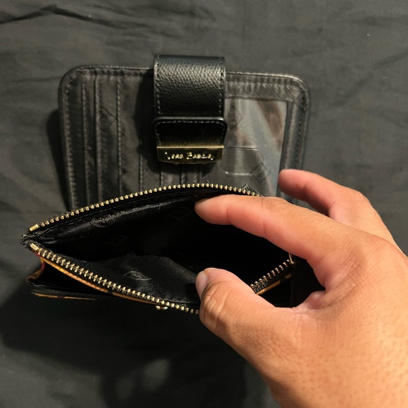 CUTE ✨ Vera Bradley Retro Print Wallet - Picture 7 of 12